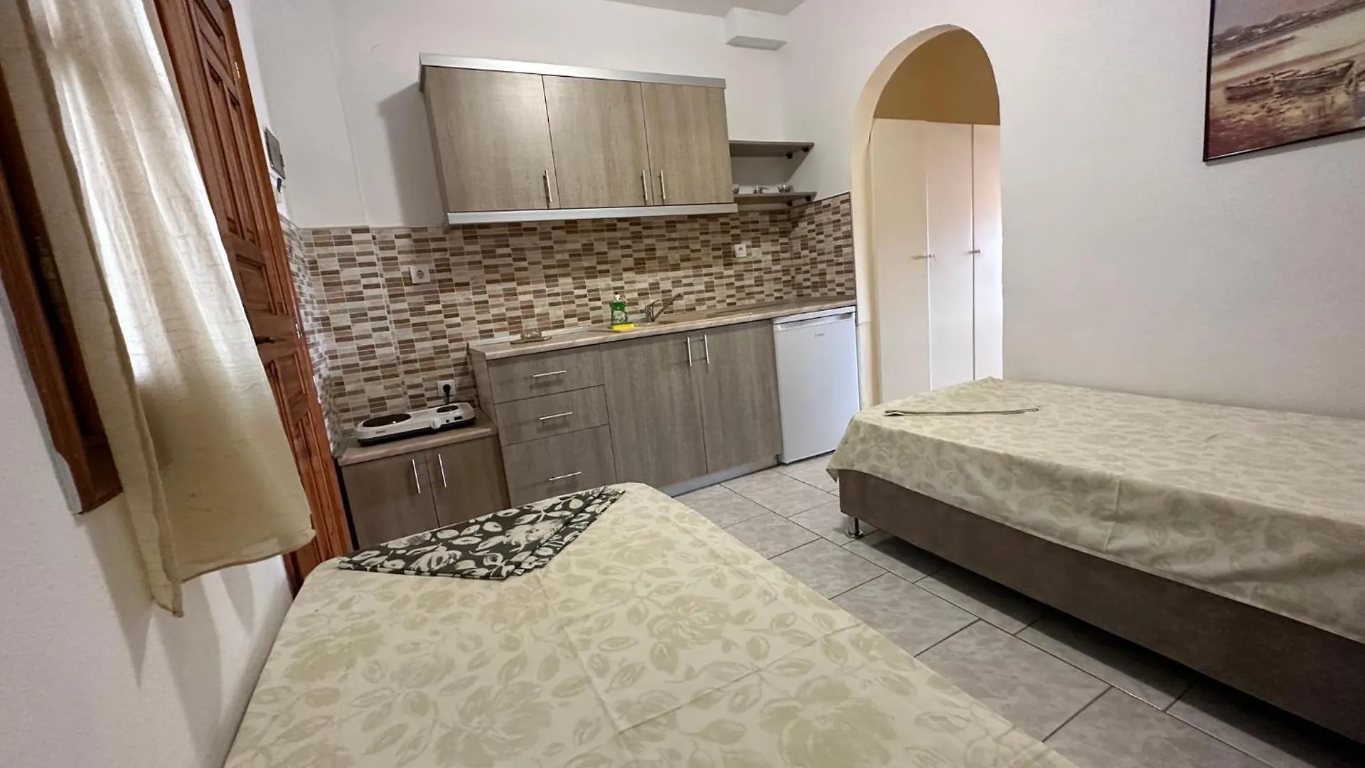 Aparthotel The Flower Apartments Toroni Greece