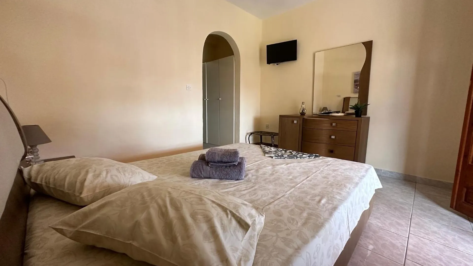 Aparthotel The Flower Apartments Toroni Greece