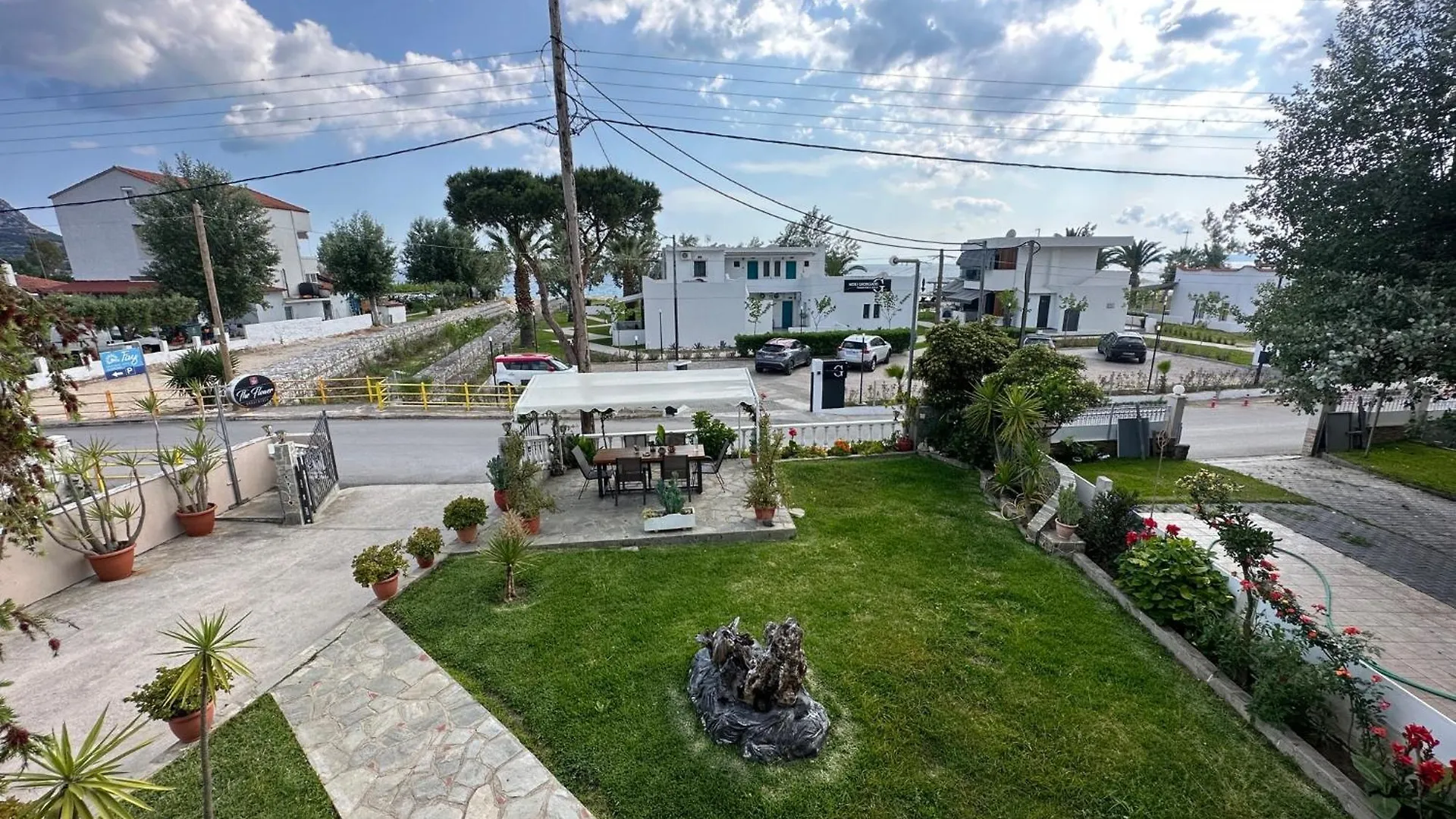 The Flower Apartments Toroni