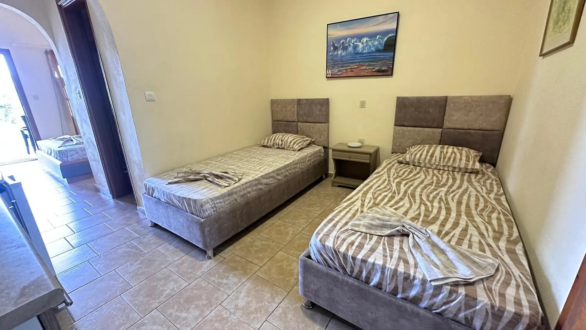 Aparthotel The Flower Apartments Toroni