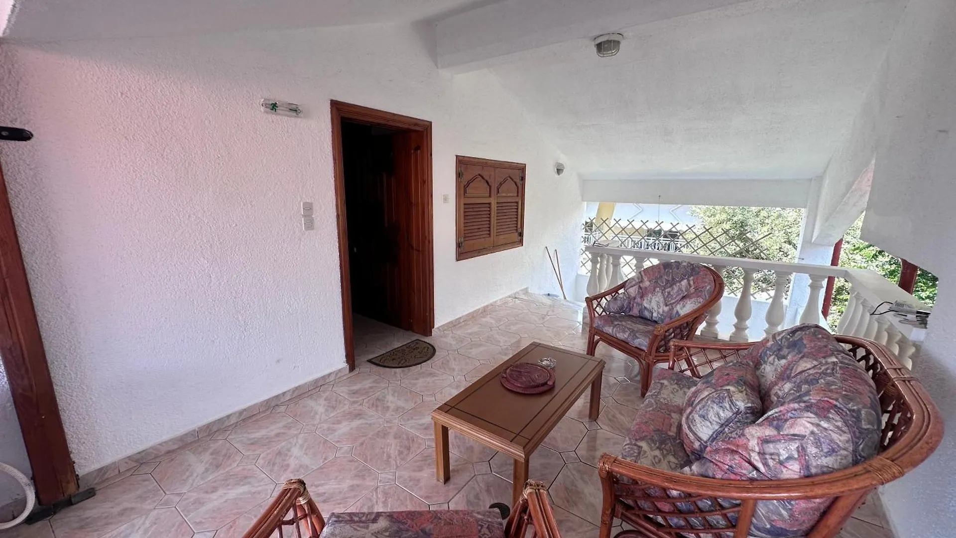 The Flower Apartments Toroni