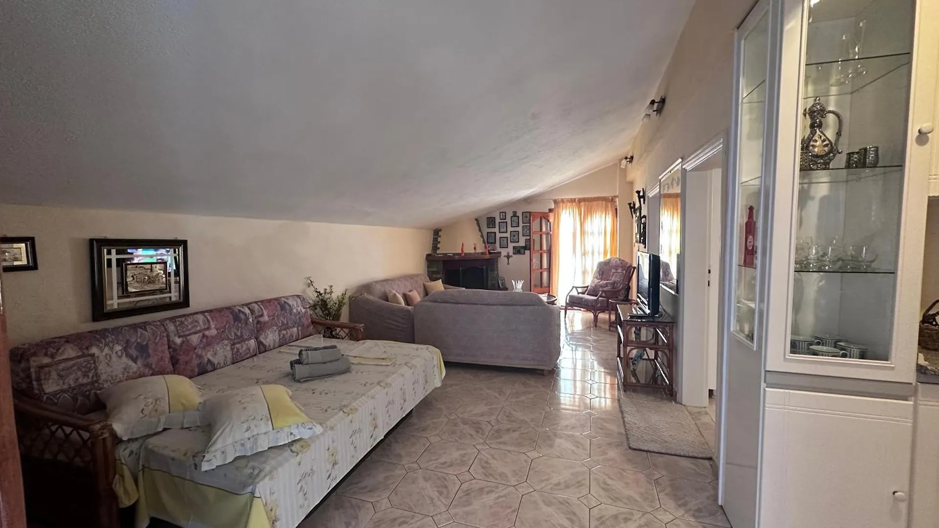 Aparthotel The Flower Apartments Toroni