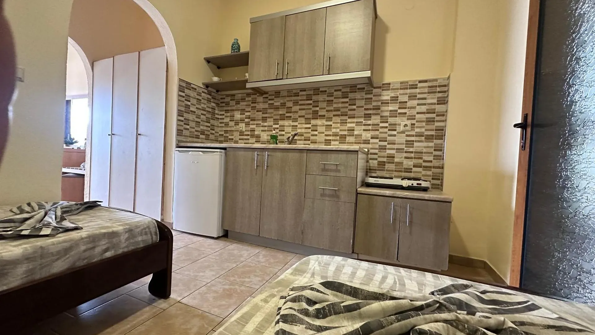 The Flower Apartments Toroni Aparthotel