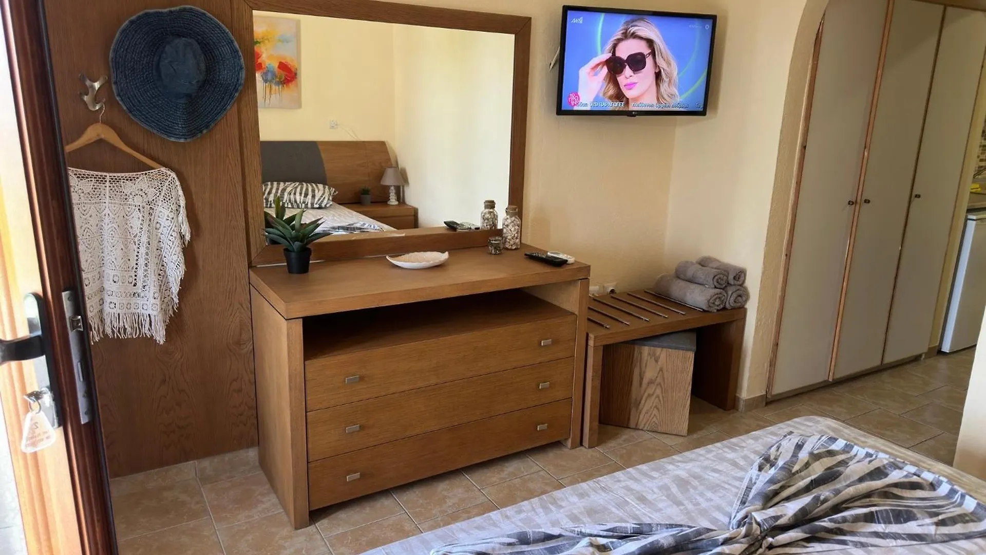 The Flower Apartments Toroni