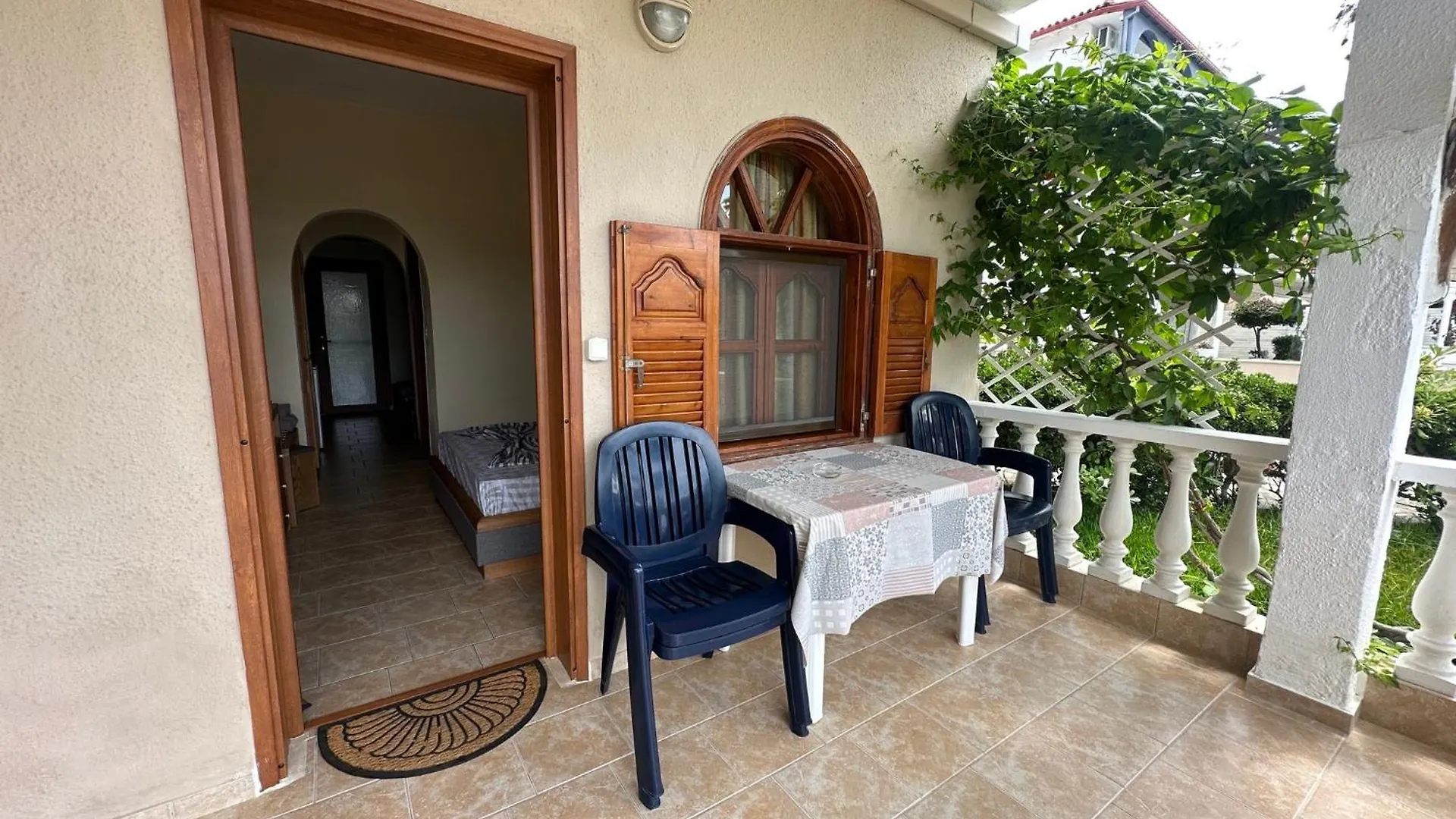 Aparthotel The Flower Apartments Toroni