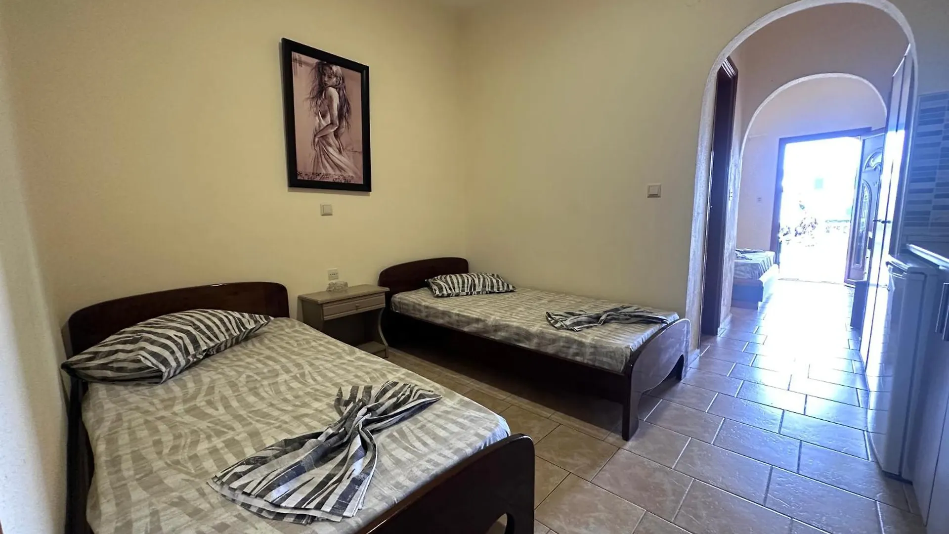 The Flower Apartments Toroni 0*,