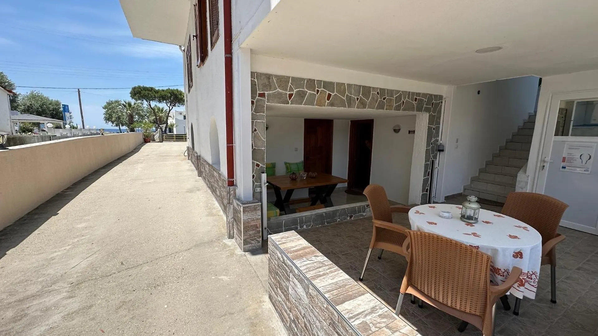The Flower Apartments Toroni Aparthotel
