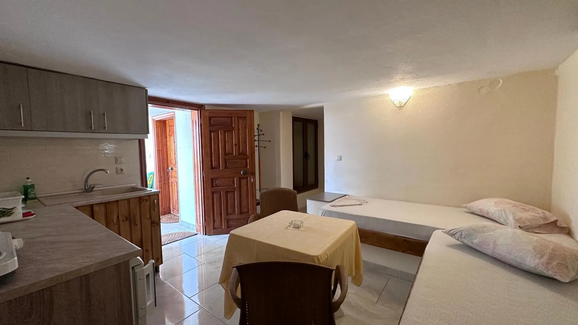 The Flower Apartments Toroni