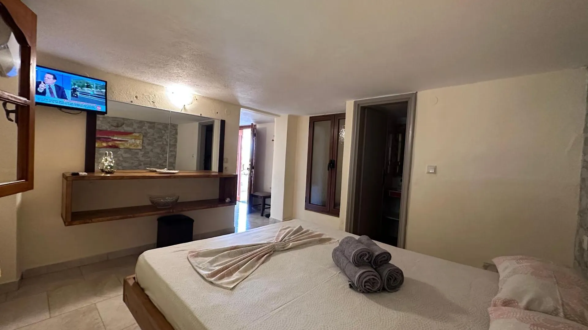 The Flower Apartments Toroni