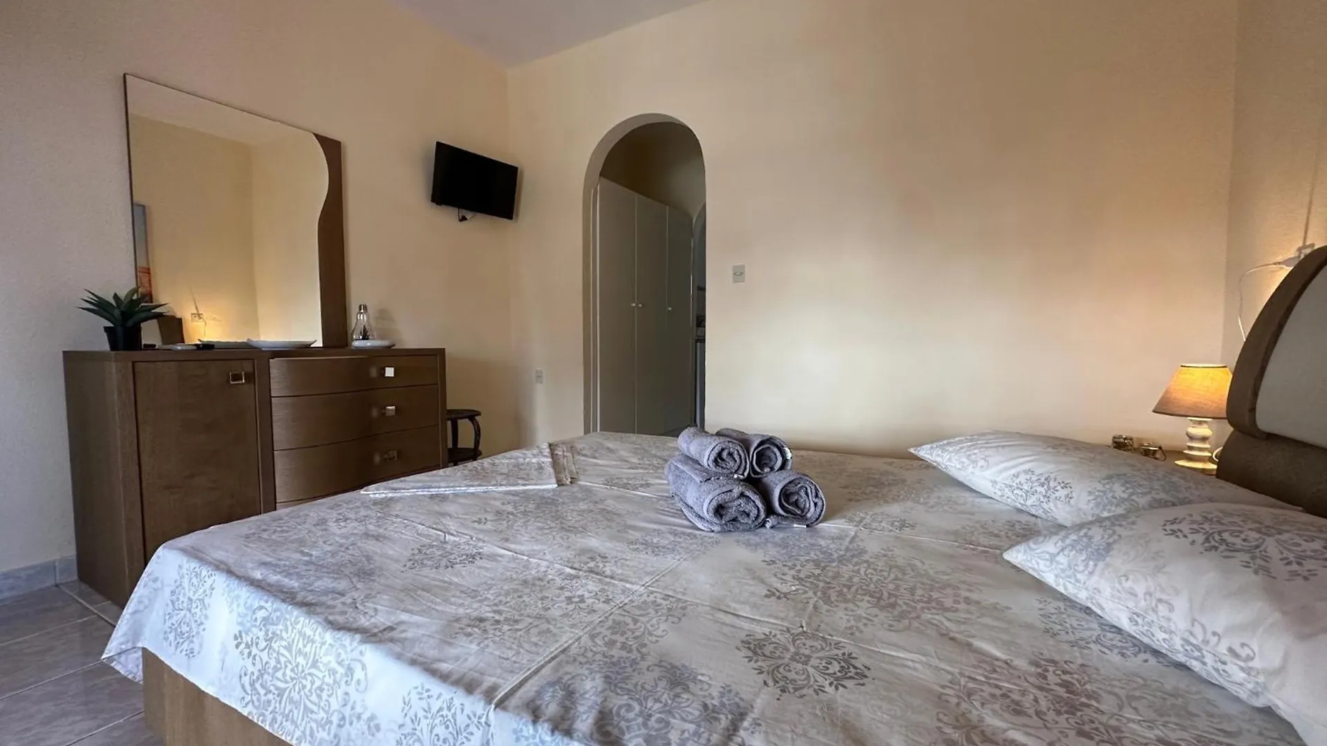 The Flower Apartments Toroni 0*,  Greece