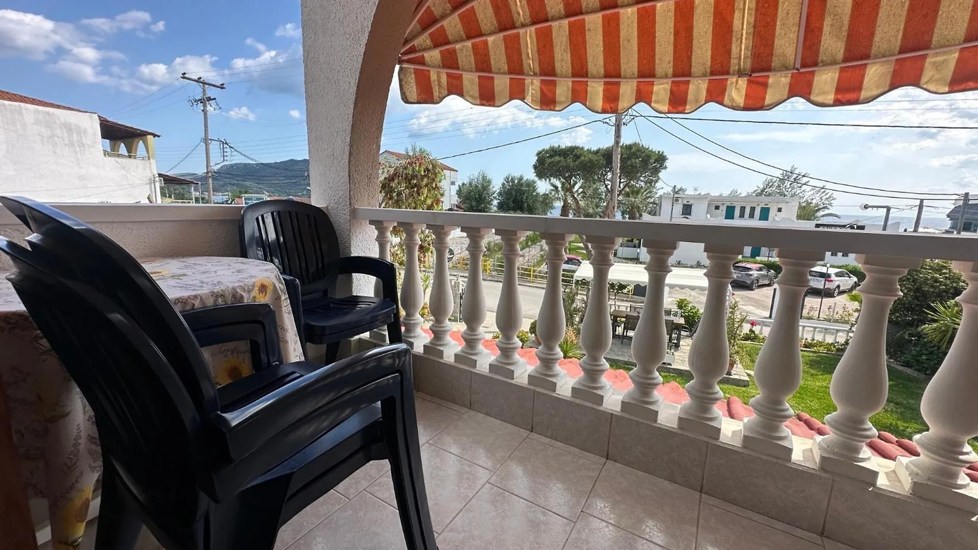 The Flower Apartments Toroni