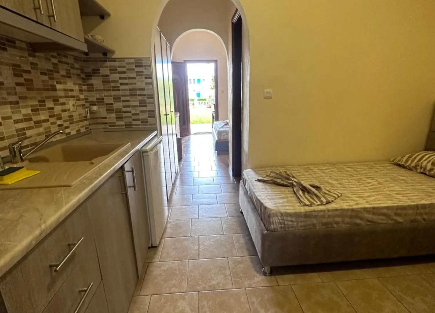 The Flower Apartments Toroni 0*,