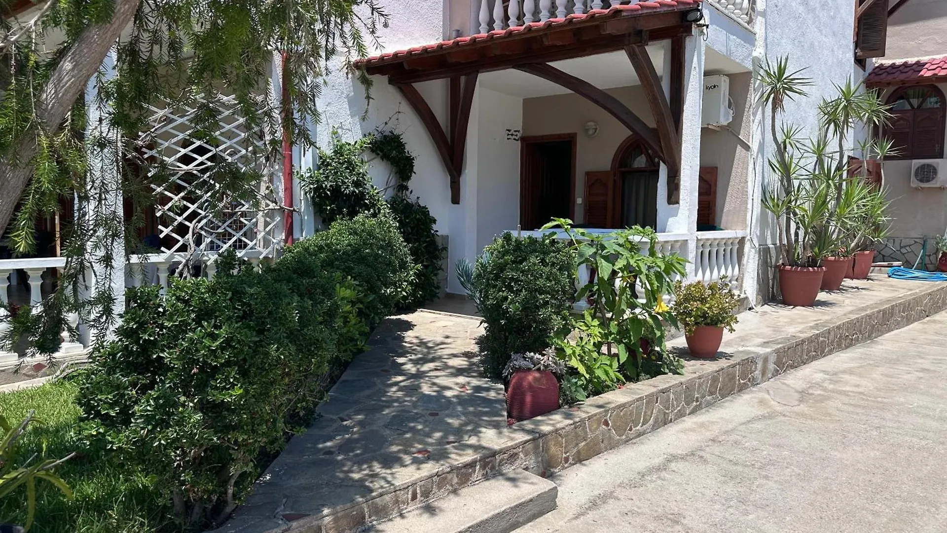 Aparthotel The Flower Apartments Toroni